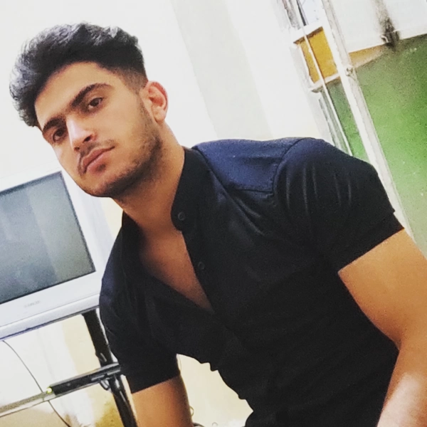ناشناس