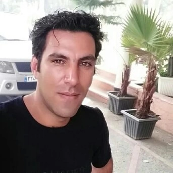 مارس