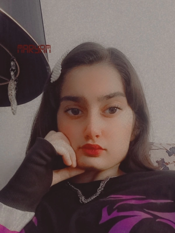 مریم نیایش
