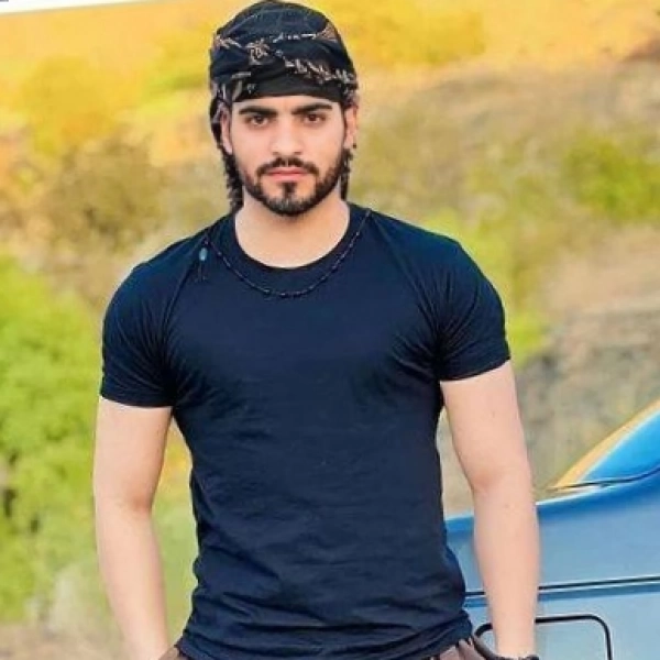 علی