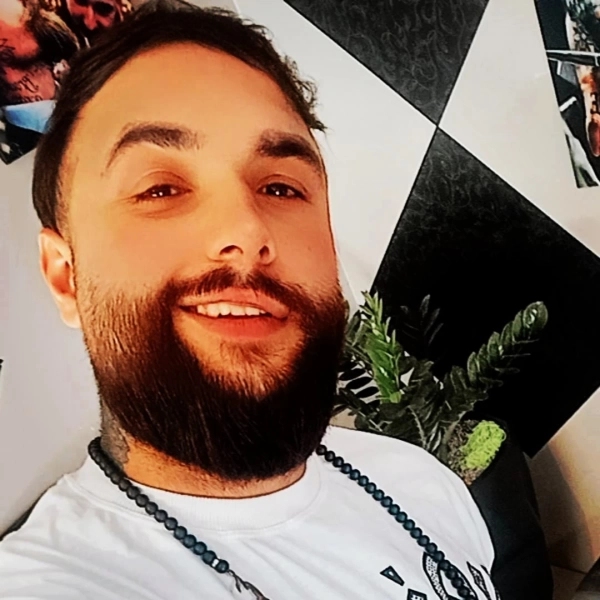 امیرحسین