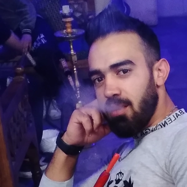 همه تو عالم خودشون