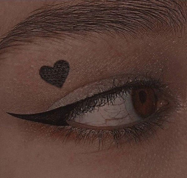 دخترک تنها