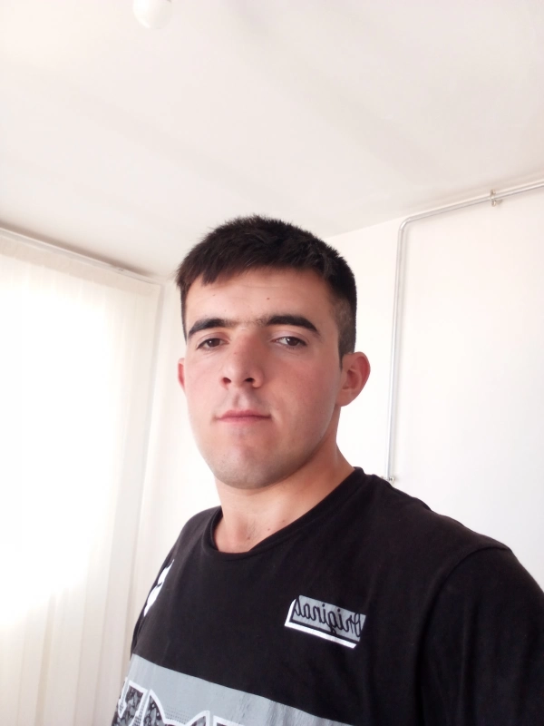 امید کیانی