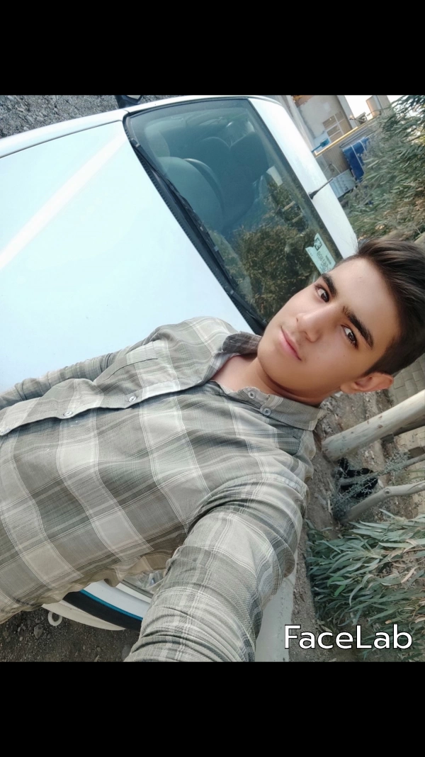 آرش مقدم