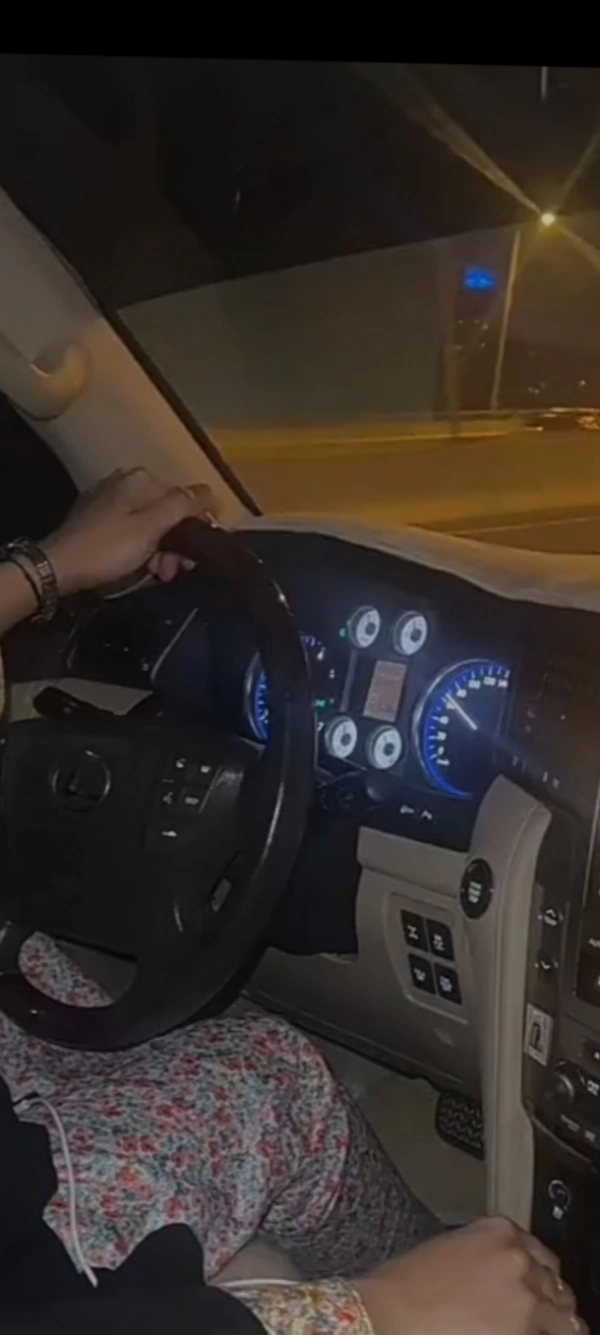 (بنت امارات)